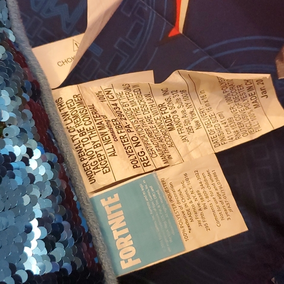 Bnwt Fortnight pillow - Picture 2 of 6